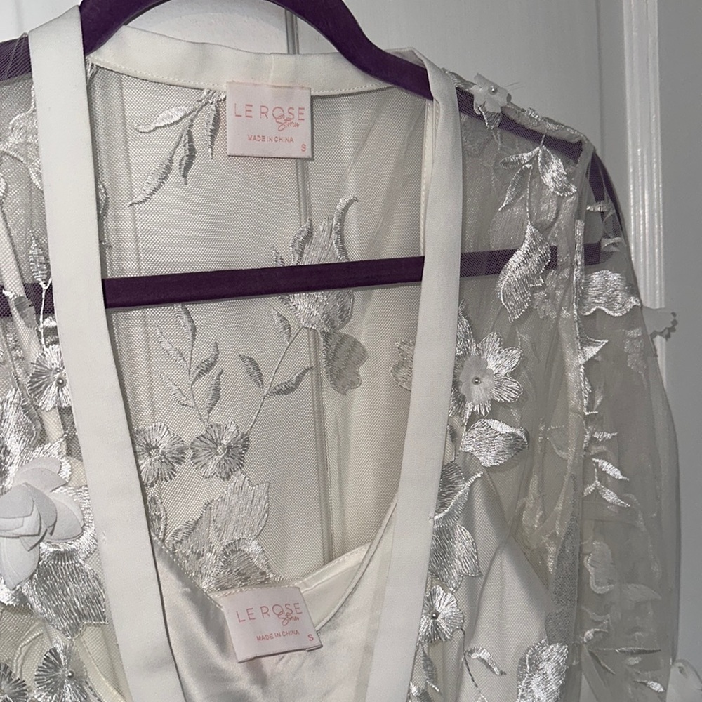 LeRose Bridal Robe size Small